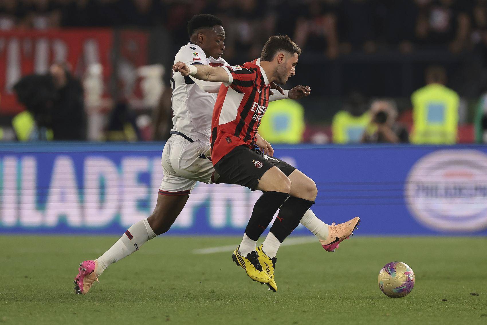 关于集结日上海海港备战意大利杯，更衣室发声细节曝光，底气十足，数据趋势出现新变化的信息